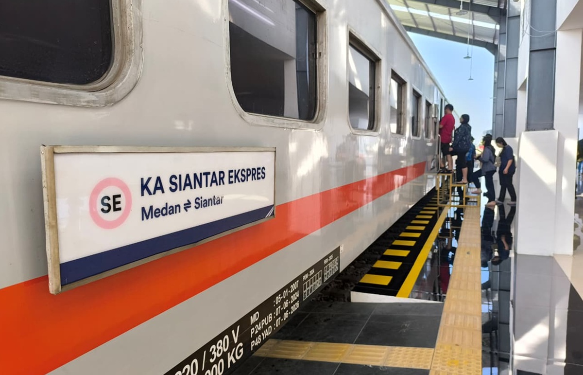 KAI North Sumatra Ensures Train Services Continue Normally Despite Widespread Power Outages