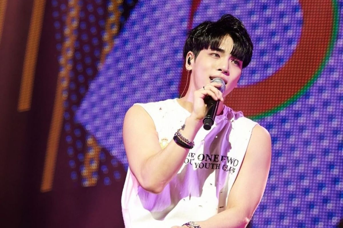 Late SHINee member Jonghyun's artwork listed on Karrot online flea market for Rp13.9 million