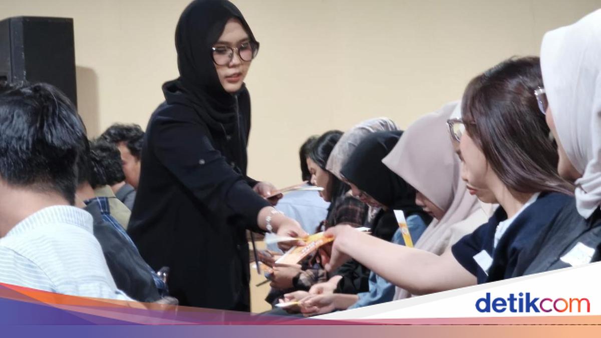 Participants at CT Corp's Career Corner Take Tests at JFF 2026