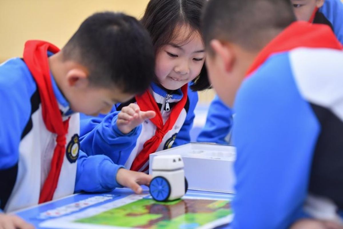China establishes six new education bases to promote human rights