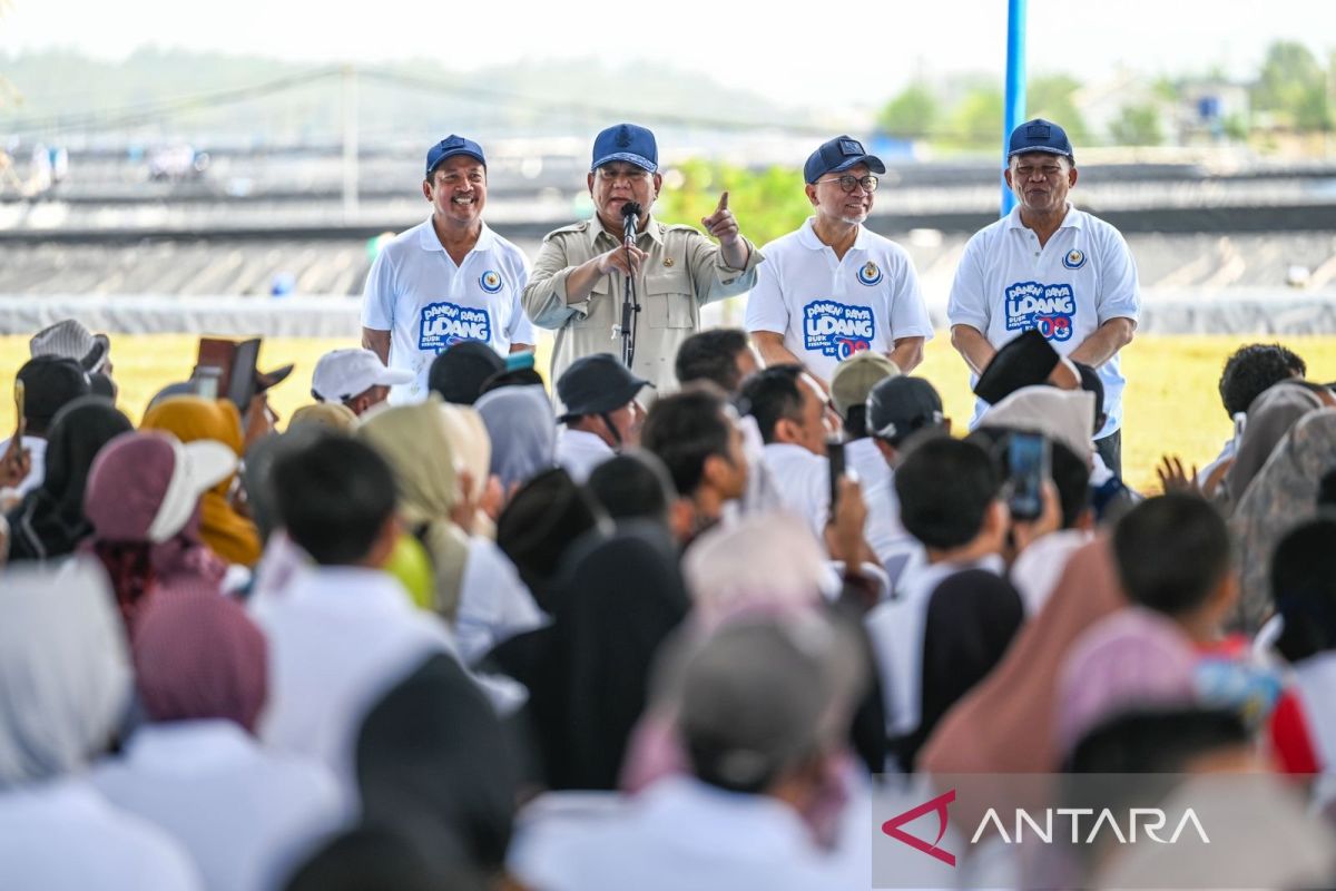 Prabowo Urges Officials to Pursue Productive Projects That Create Added Value