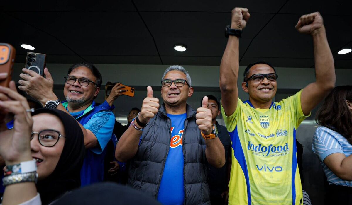 Bandung Mayor Muhammad Farhan Optimistic Persib Bandung Will Seal a Hat-trick of Titles