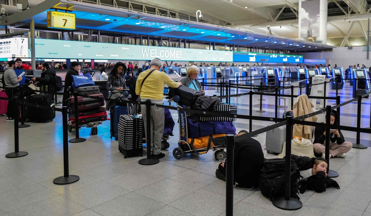 US Bans Entry of Foreign Nationals from Three African Countries Over Ebola Outbreak