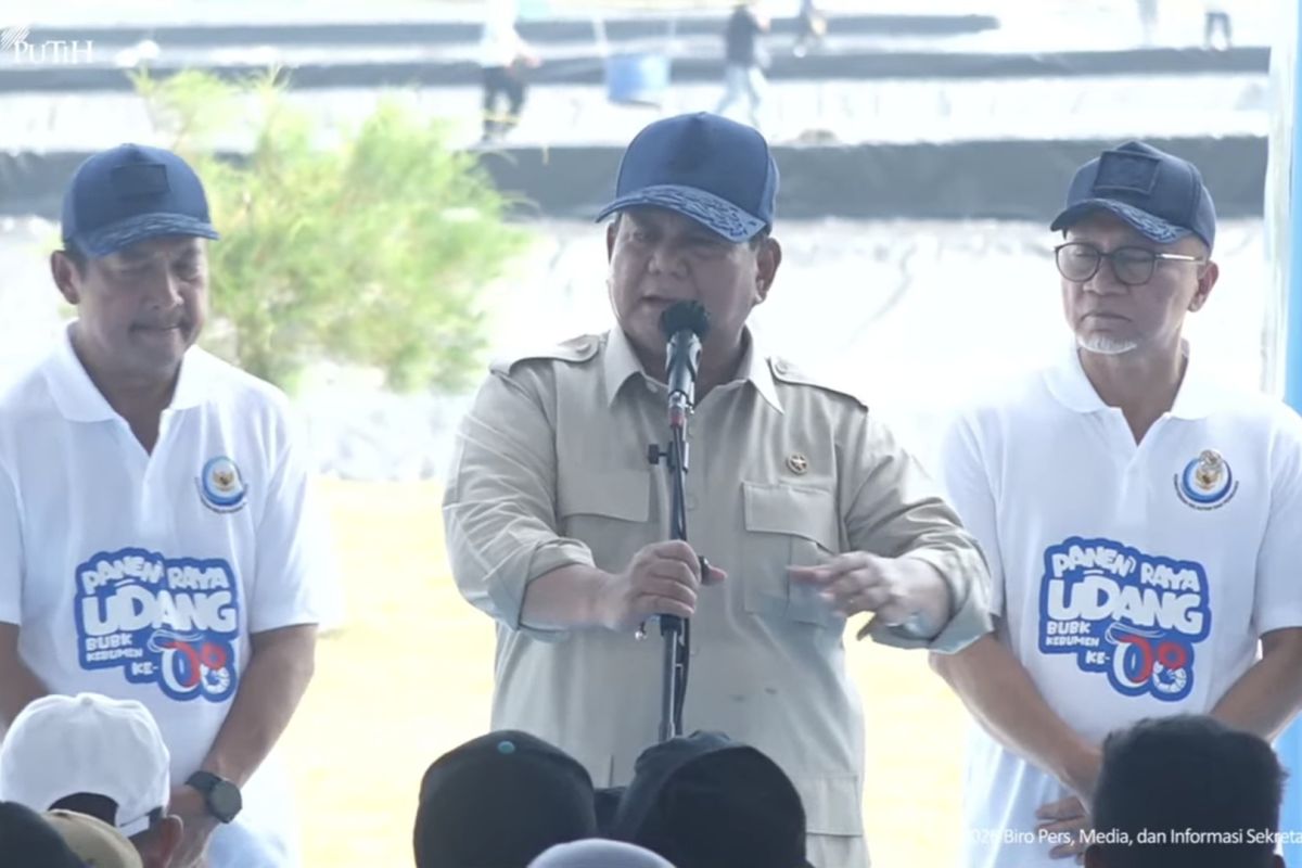 Prabowo vows to expand productive pond farms across regions