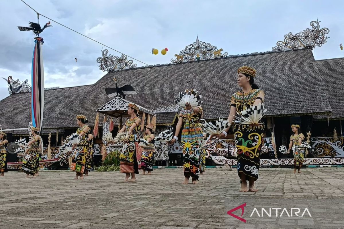 East Kalimantan Education and Culture Office strengthens three pillars of culture as a distinctive regional identity