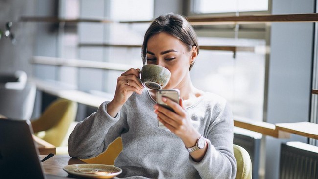Warning: Don’t Drink Coffee and These Medications Together—Check the Guidelines