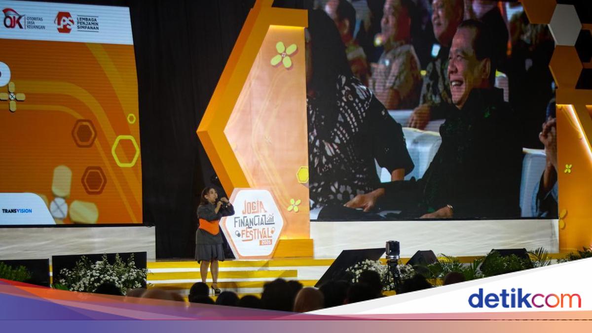 Kiky Saputri's Stand-Up Performance Delights Attendees at JFF 2026