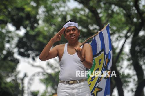 West Java Governor Urges Bobotoh to Behave During Persib Victory Parade
