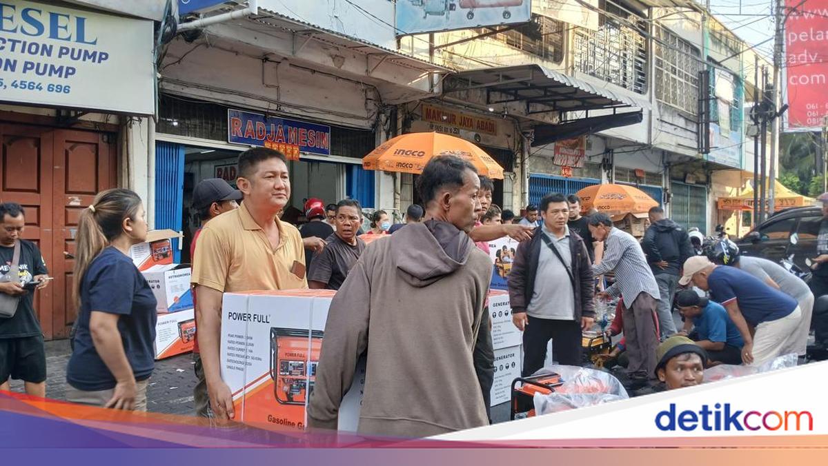 Hours of Power Outages Drive Surge in Generator Sales in Medan