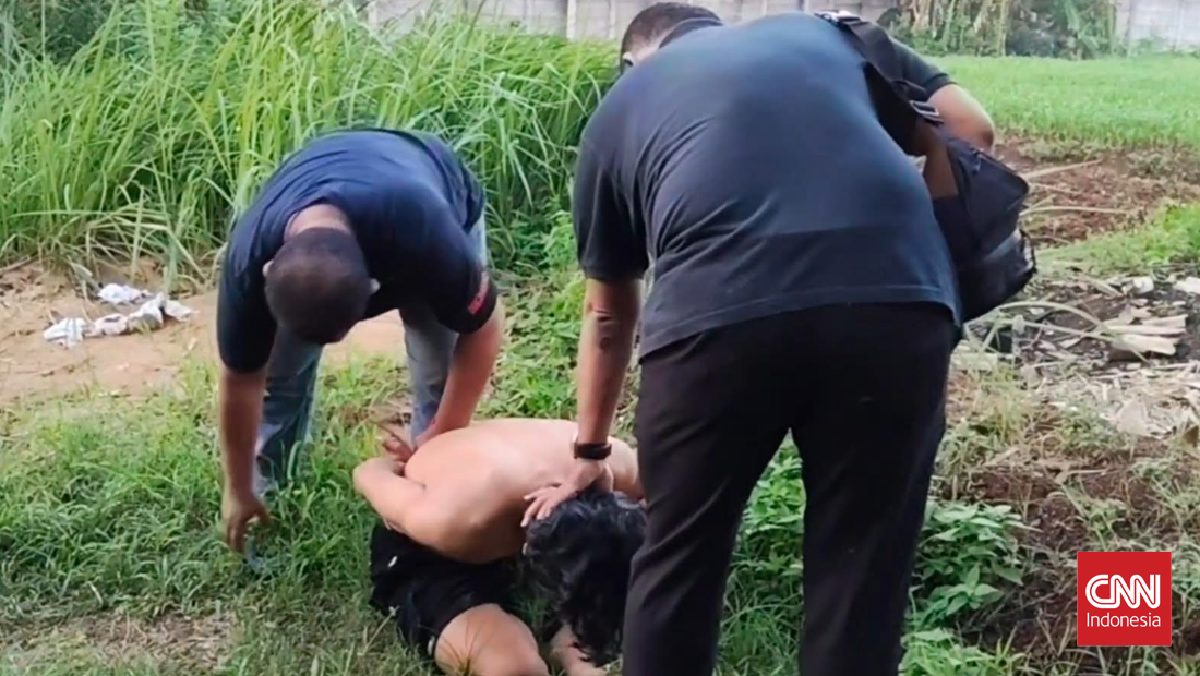 Police Fire Warning Shots Whilst Arresting Violent Robbers in Tangerang City