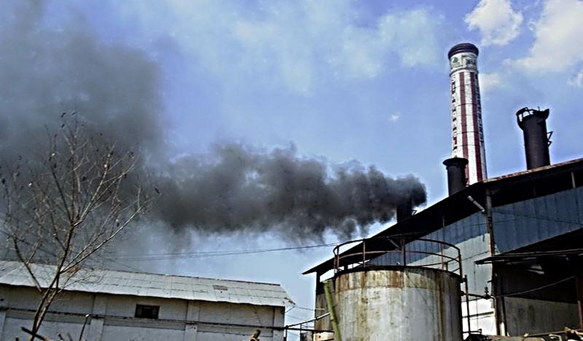 Converting Industrial Waste Heat into Electricity and Biochar