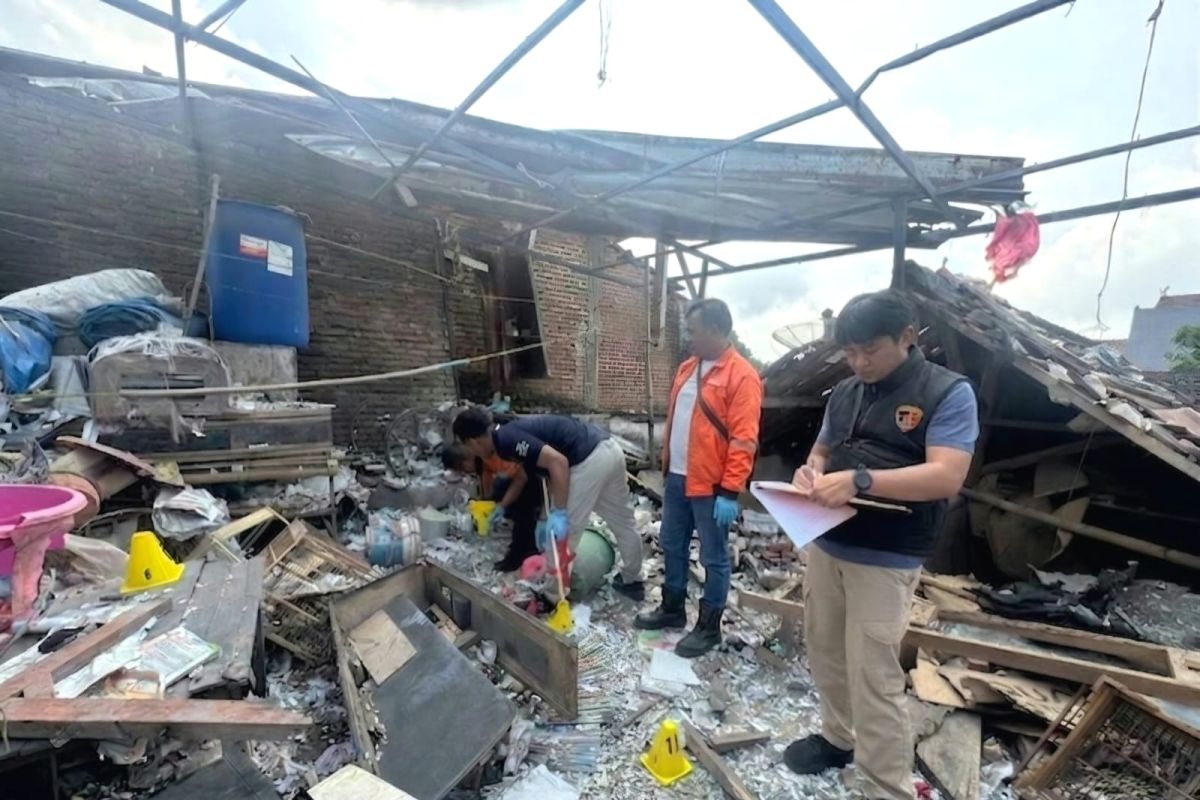 Malang Police Investigate Firecracker Explosion at Home That Killed One Person