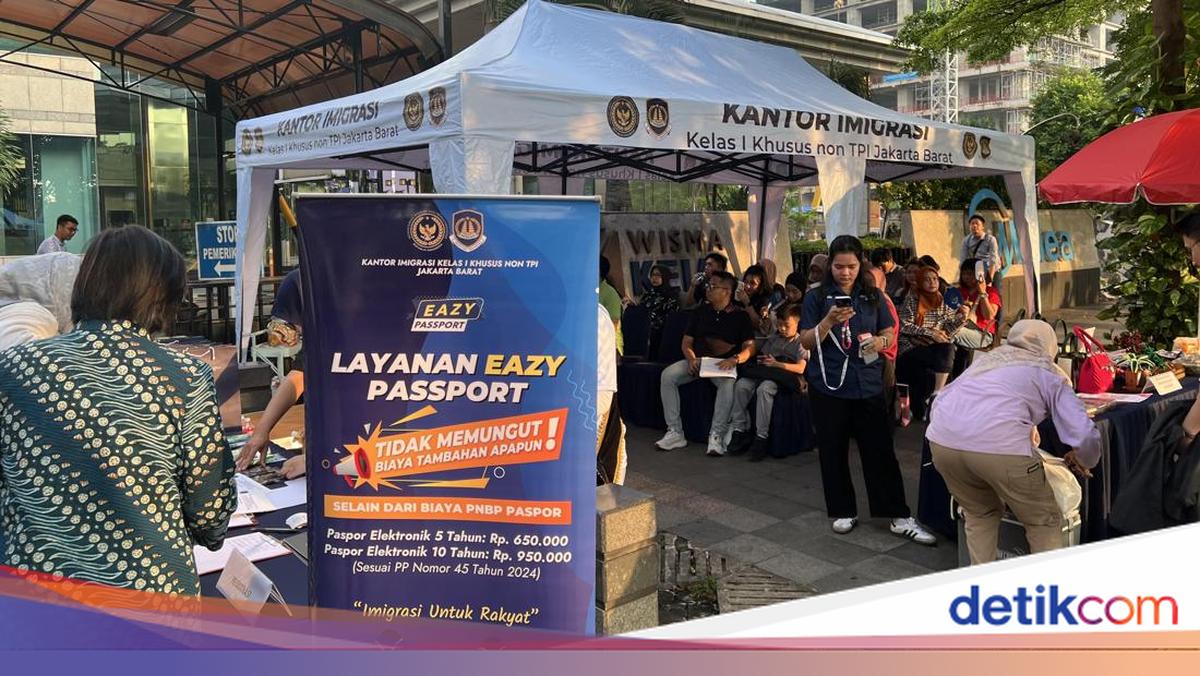 Residents Welcome Passport Services at HI CFD: Assisting Busy Weekday Workers