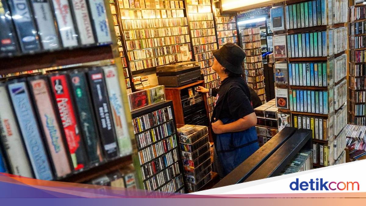 Rediscovering Lost Music in Blok M Square's Basement