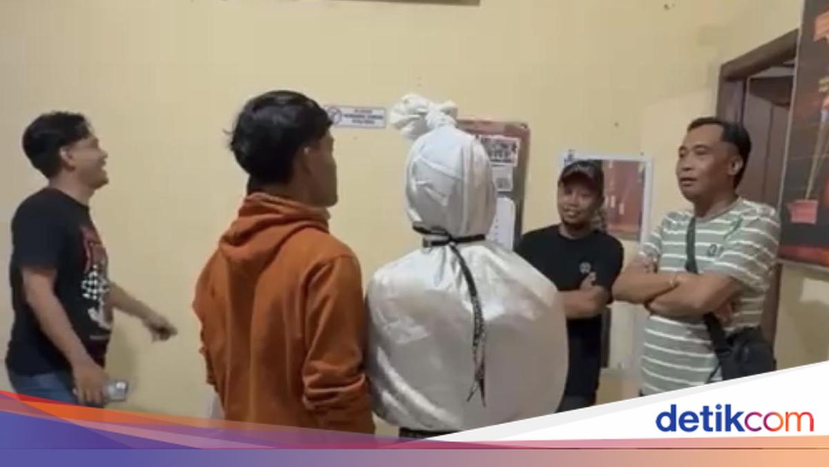 Kediri 'Pocong' Content Created for Sensationalism, Three Arrested