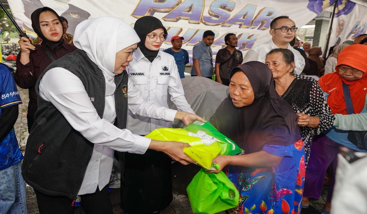 Khofifah Organises Subsidised Market in Kediri to Curb Inflation Ahead of Eid al-Adha