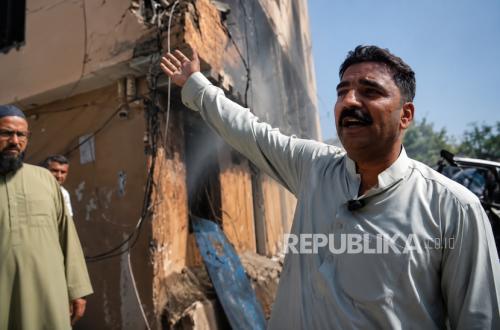 Suicide Bombing Blasts Military Train: 24 Dead, Pakistan Declares Emergency