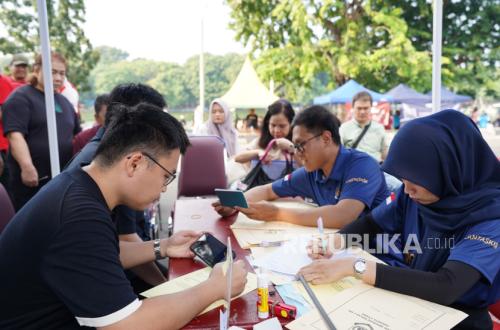 Passport Services at Car-Free Day Event Popular Among Residents