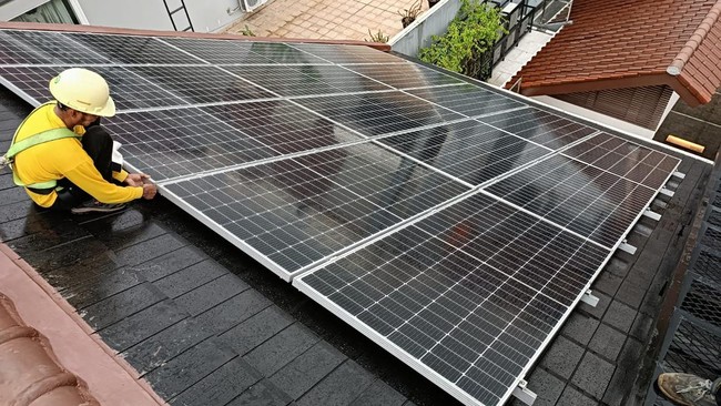 From Solar to SMR: Which Renewable Energy Technology Best Suits Indonesia?