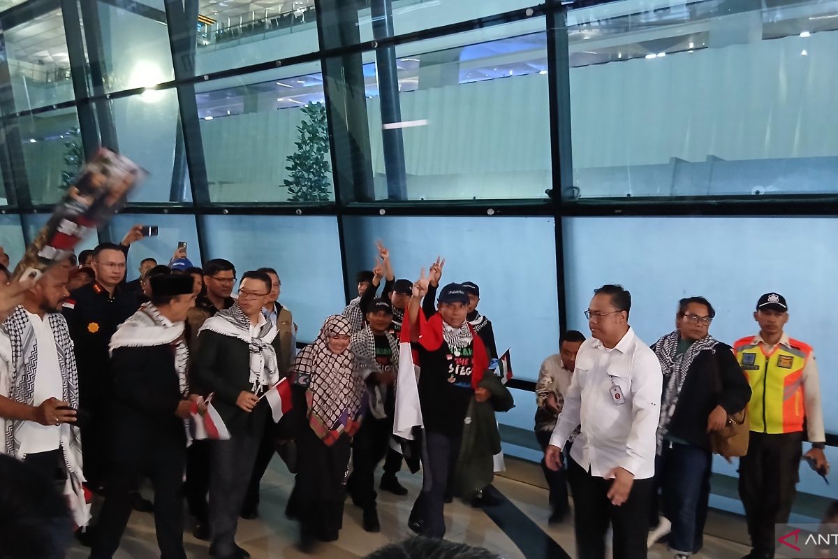 Nine Indonesians Released from Israeli Detention Return Home