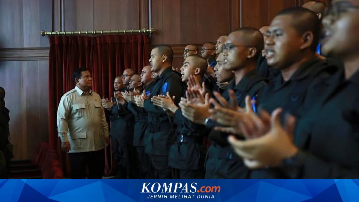 Prabowo briefs 400 future BUMN leaders in Hambalang