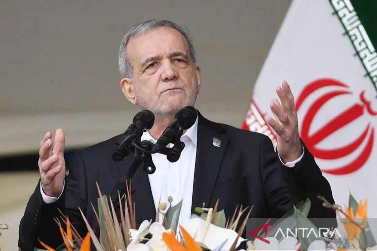 Iran pledges to reassure world it is not developing nuclear weapons
