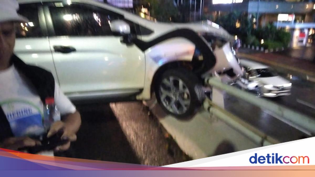 Traffic Accident Causes Congestion on Dalkot Toll Road Slipi to Semanggi Direction Tonight