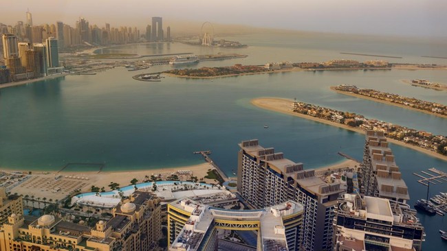 Dubai Opens 24-Hour Women-Only Beach, Other Nations Already Have Similar Concepts