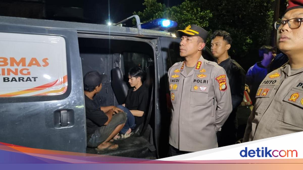 Police Arrest Four Youths Carrying Shabu and Tramadol During West Jakarta Patrol