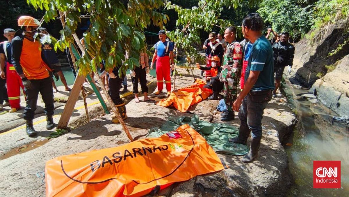 Cunca Bridge in Labuan Bajo Collapses, Two Austrian Tourists Killed