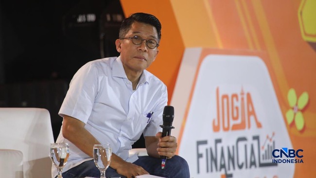 US Dollar Hits Rp17,600 as Misbakhun Confirms No Bank Defaults