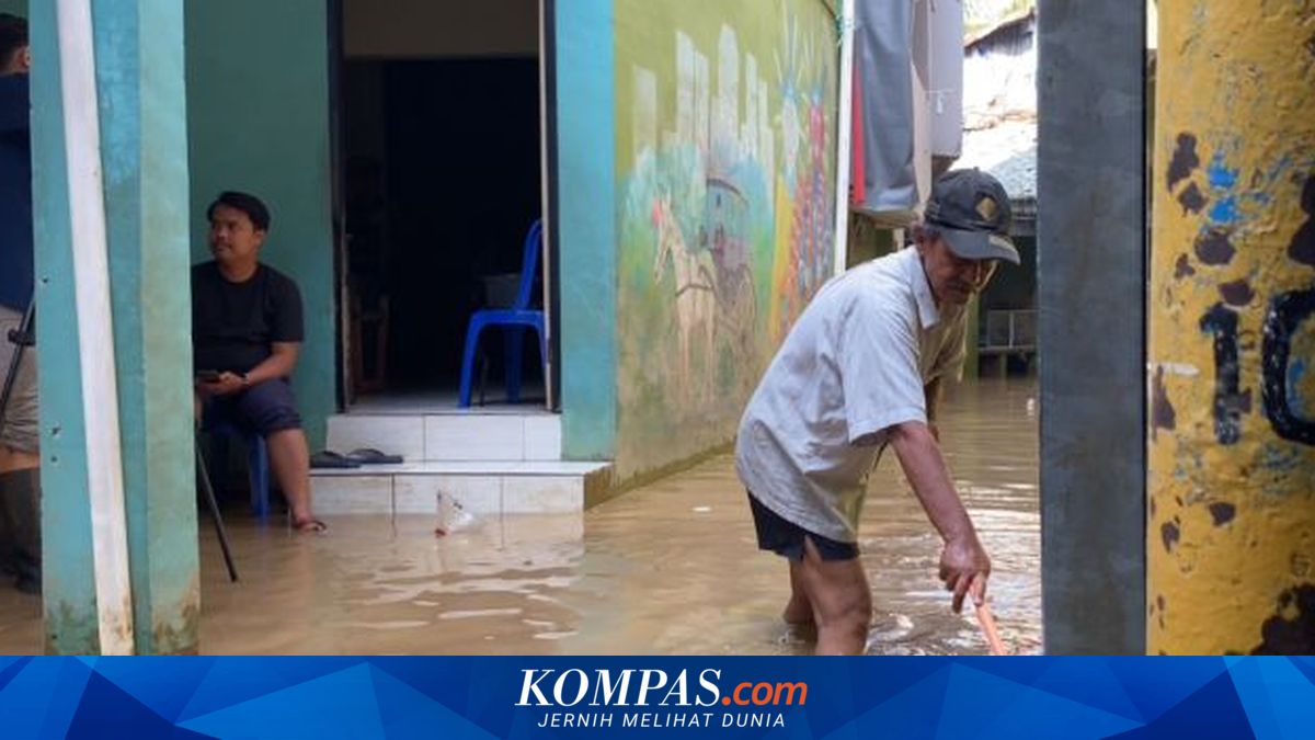 26 Jakarta RTs Flooded, All in East Jakarta