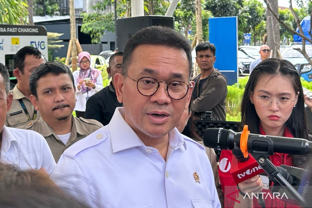 Trade Minister targets completion of natural resource export regulation today
