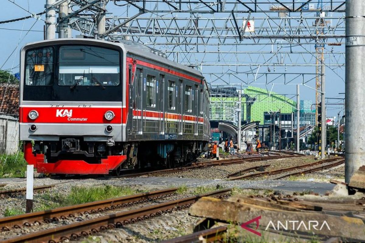 KAI Commuter regrets vandalism on Rangkasbitung Commuter Line