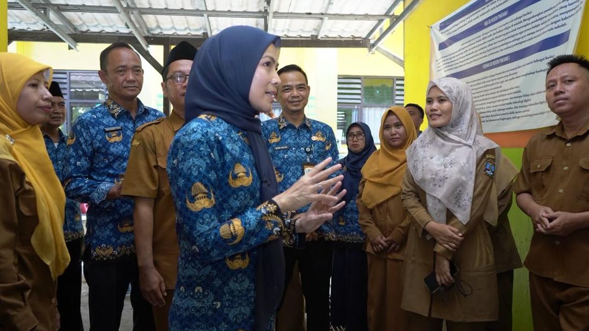 One Year of Zakiyah-Najib Administration: Thousands of Serang Students and Teachers Awarded Scholarships