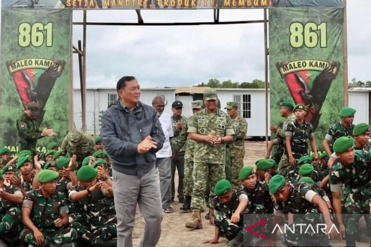 Defence Minister urges Papua troops to deliver best service to locals