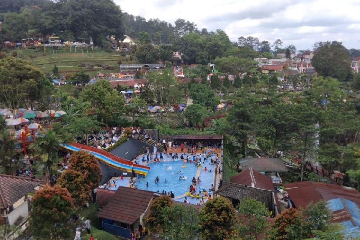 Banyumas Regency Closes Baturraden West Main Road Completely to Address Sinkhole