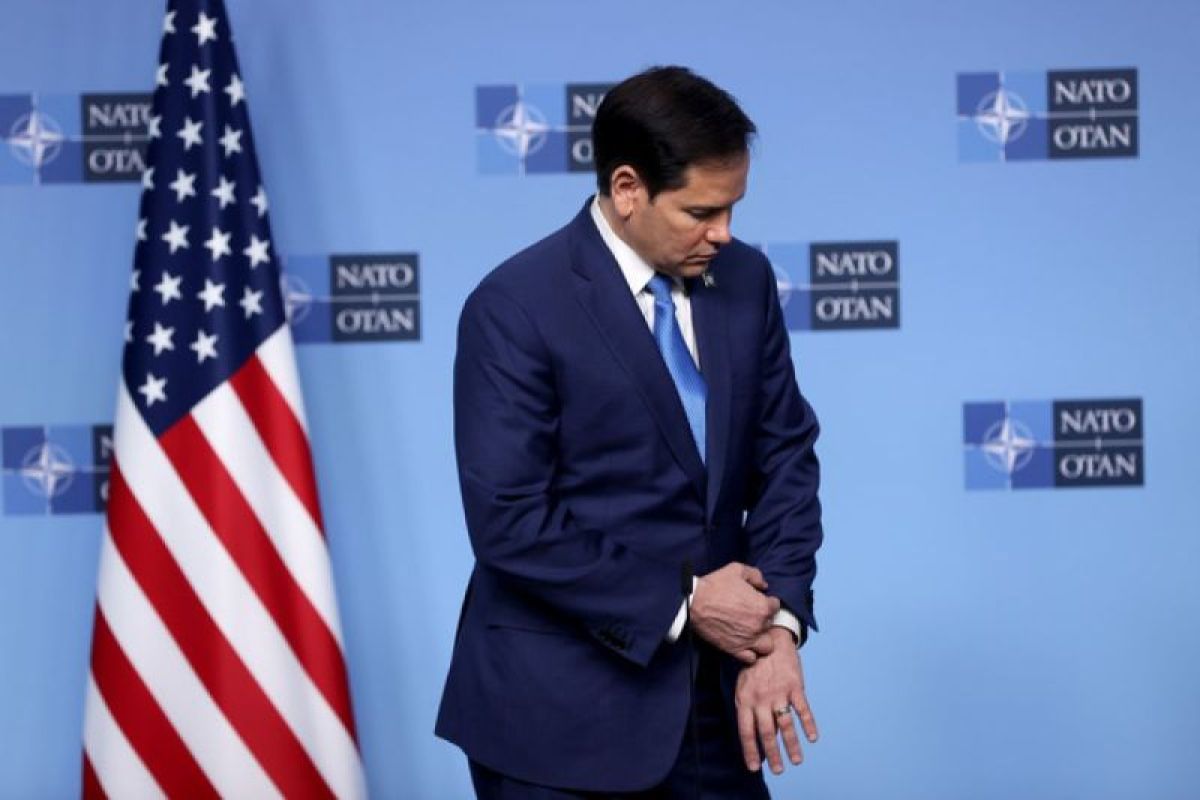US ready for next nuclear talks if Iran reopens Strait of Hormuz