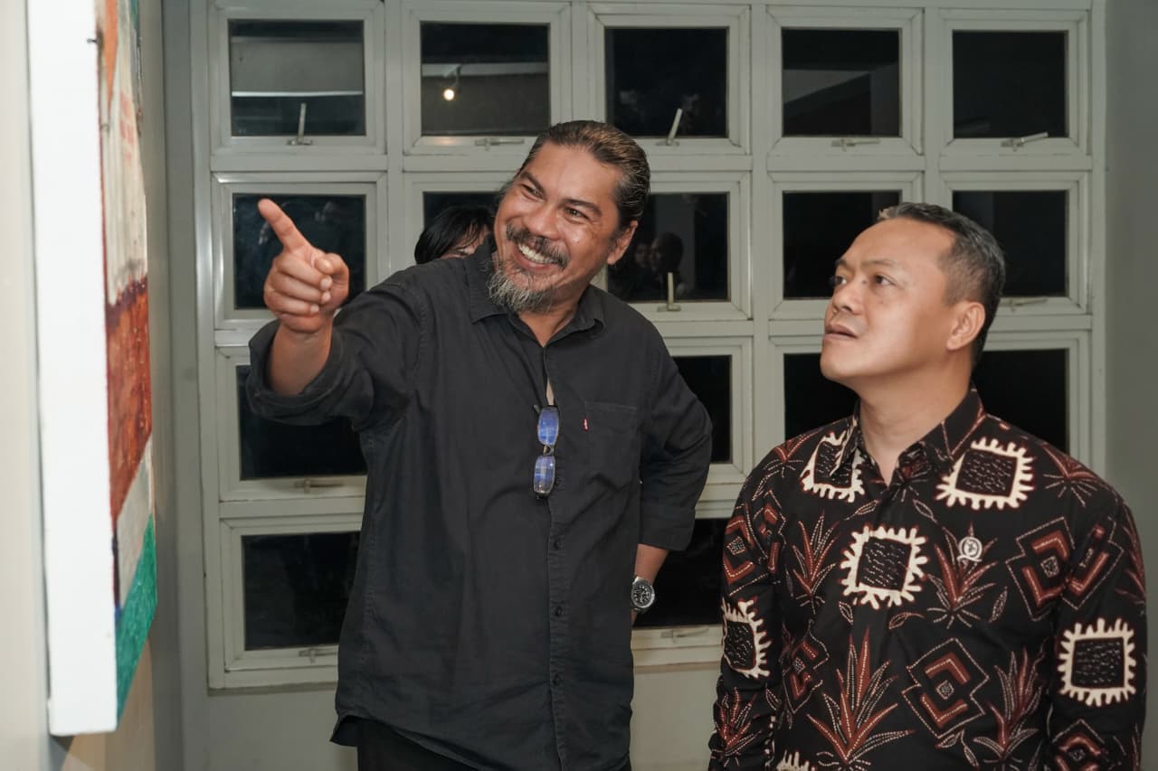 Nurturing Conscience and Preserving the Beacon in a Noisy Age: Deputy Minister Fajar Riza Ul Haq's Personal Journey with Buya Syafii Maarif Strengthens Educational Direction