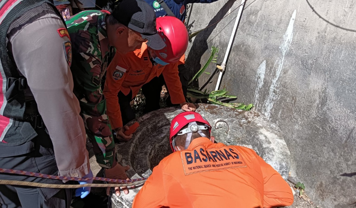 Joint SAR Team Recovers Deceased Resident from Well in Nusa Penida