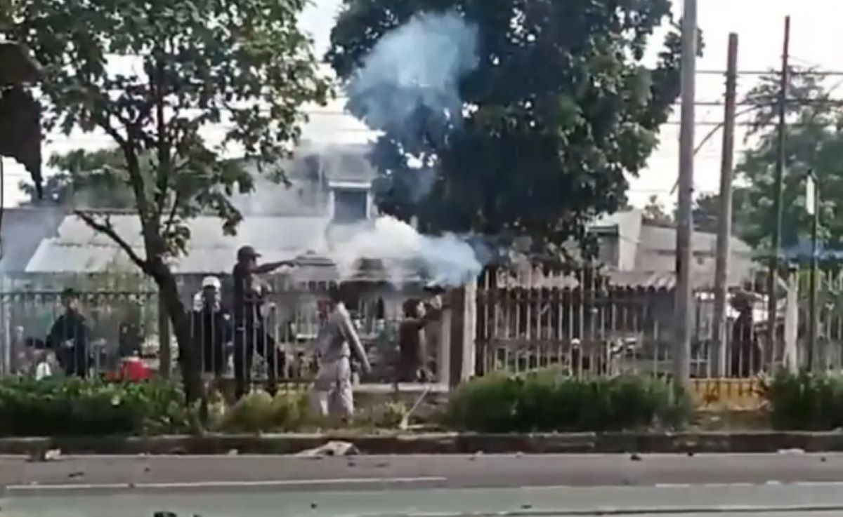 Klender Clashes: Railway Barrier Wall Suspected Deliberately Breached