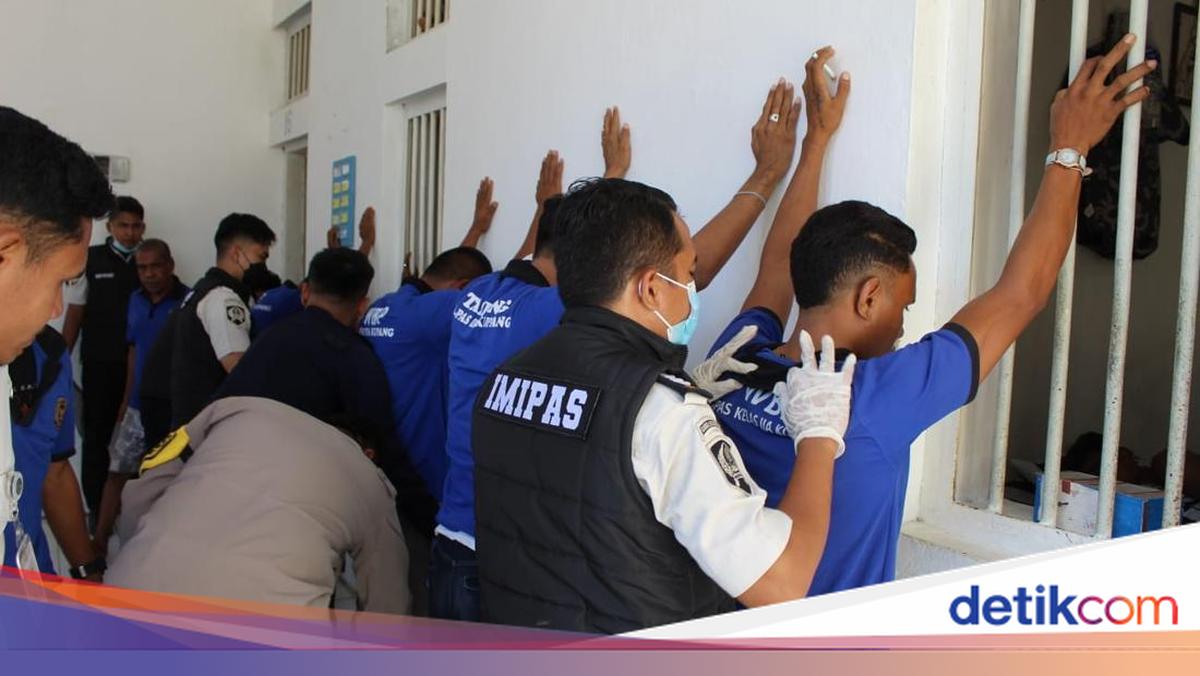 Kupang Prison Raid Uncovers Cutters and Speakers