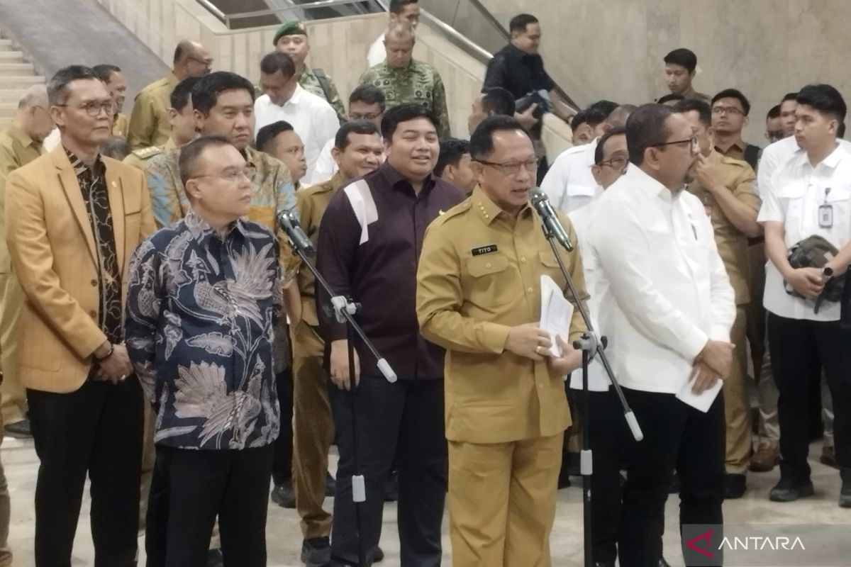All govts in Sumatra fully operational again after disasters: minister