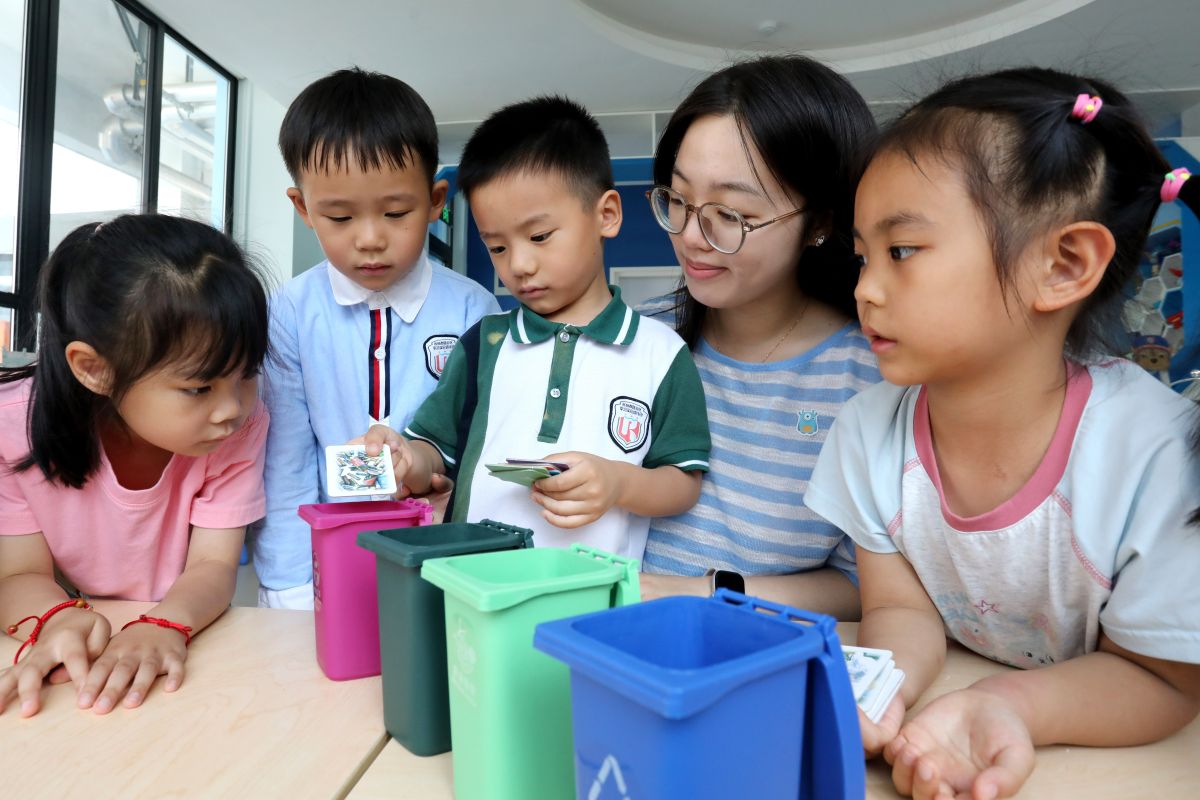 China targets 76% household waste recycling rate by 2030