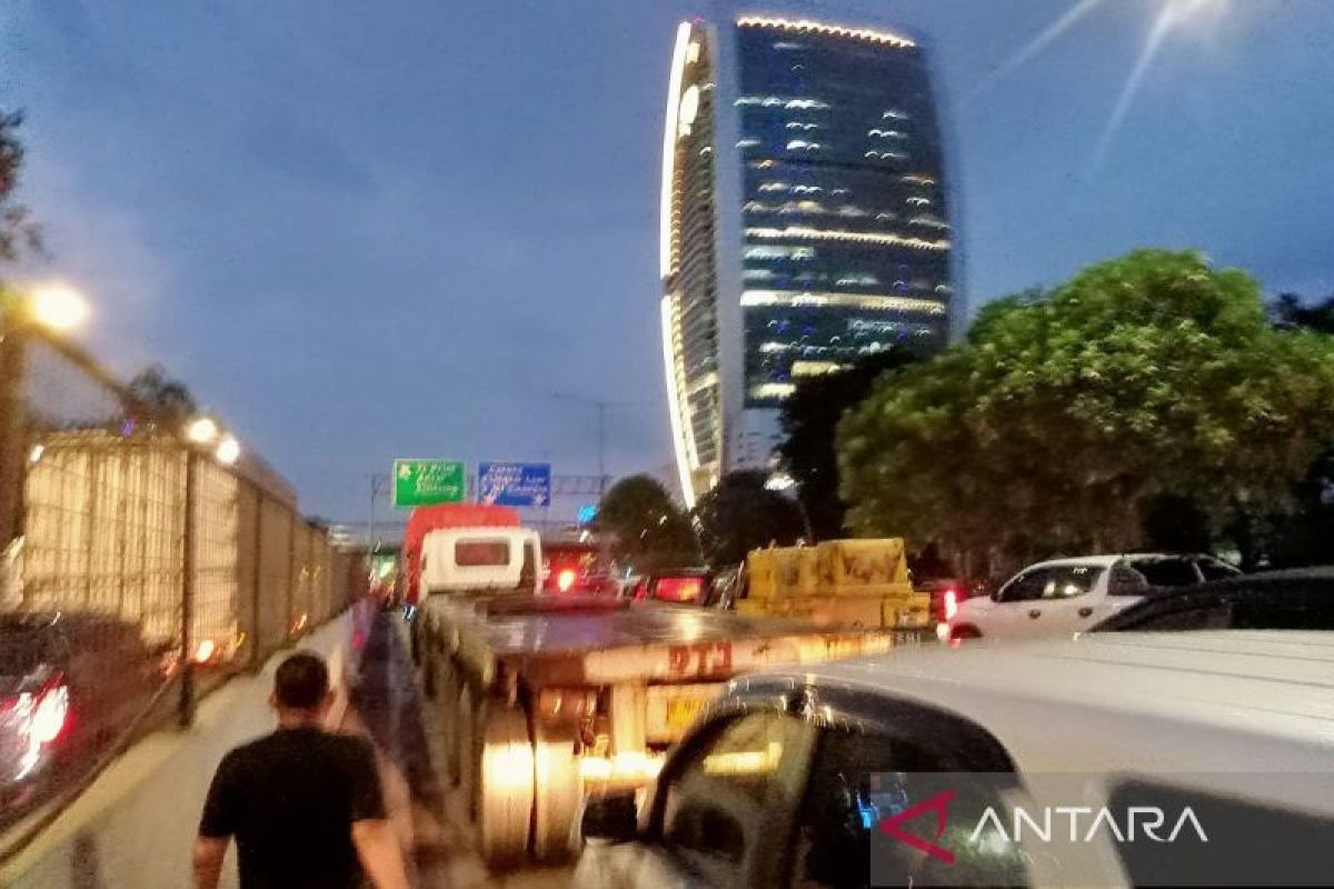 Tanjung Priok Port Access Gridlocked Monday Afternoon