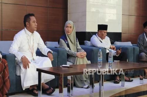 Sari Yuliati Visits West Nusa Tenggara Hajj Pilgrims in Mecca to Address Service Concerns
