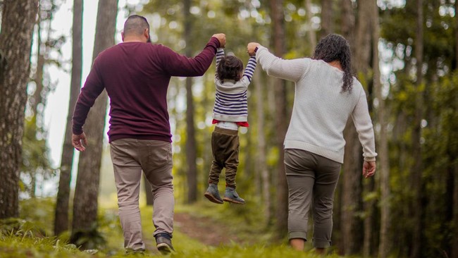 Who Determines a Child's Intelligence, Mother or Father?