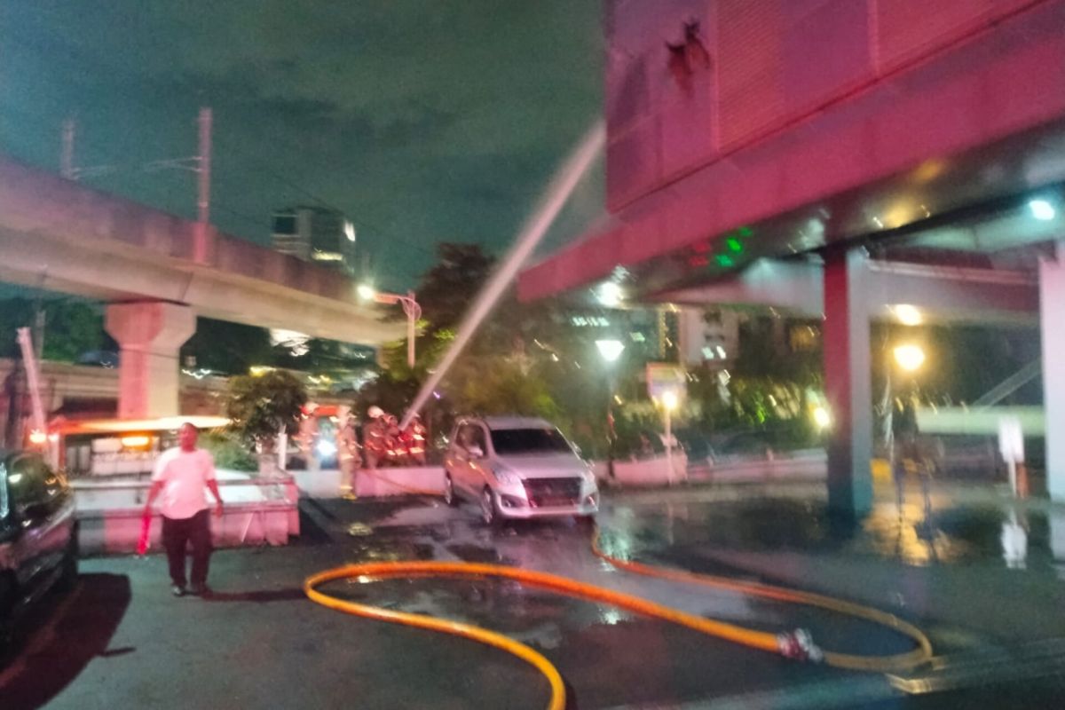54 personnel put out fire at Afterhour coffee shop in Poins Square Mall