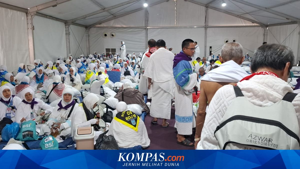 Hajj Pilgrims Head to Arafah as Ministry of Hajj and Umrah Urges Against Overtaking