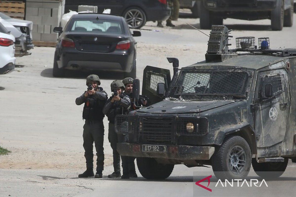 Israeli forces detain three school principals in Bethlehem